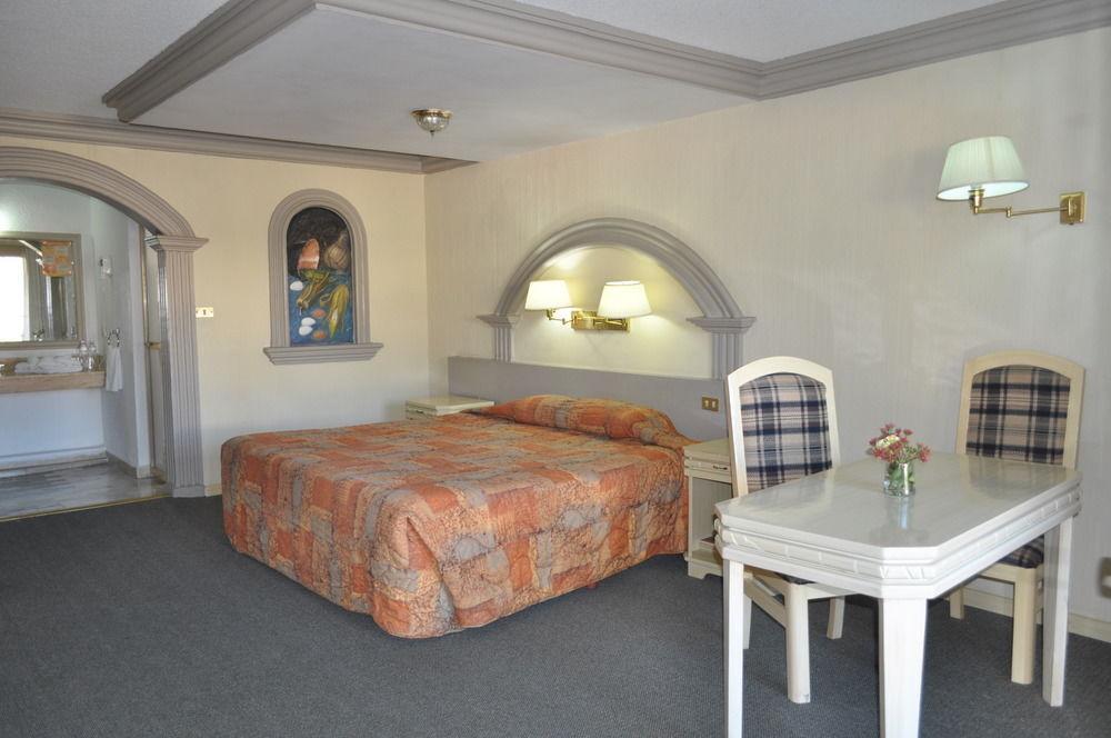 Hotel Flamingo Irapuato Ngoại thất bức ảnh