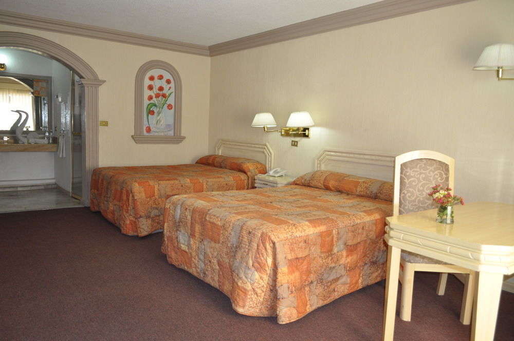 Hotel Flamingo Irapuato Ngoại thất bức ảnh