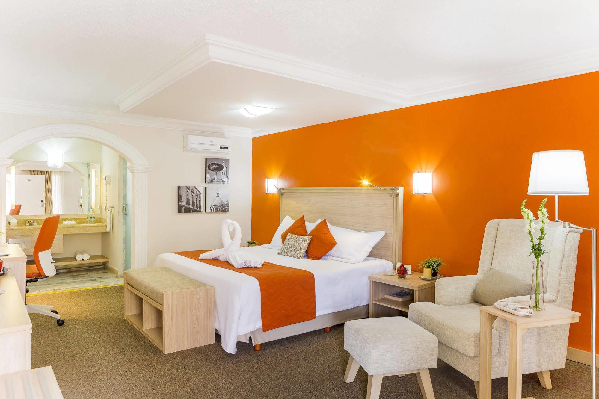Hotel Flamingo Irapuato Ngoại thất bức ảnh