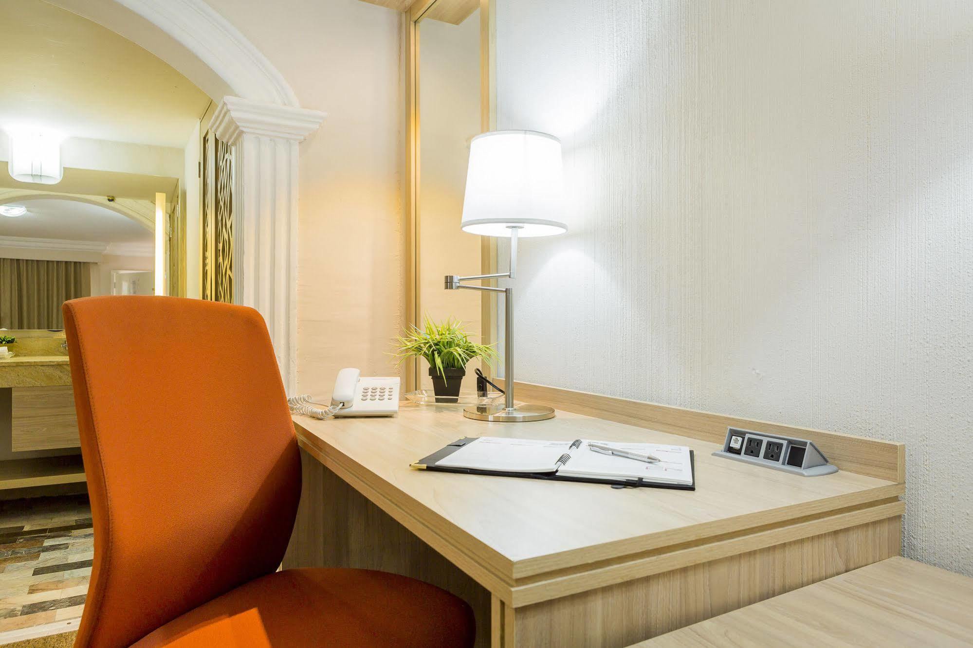 Hotel Flamingo Irapuato Ngoại thất bức ảnh